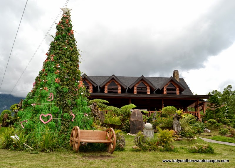 log cabin at Campuestohan Highland Resort